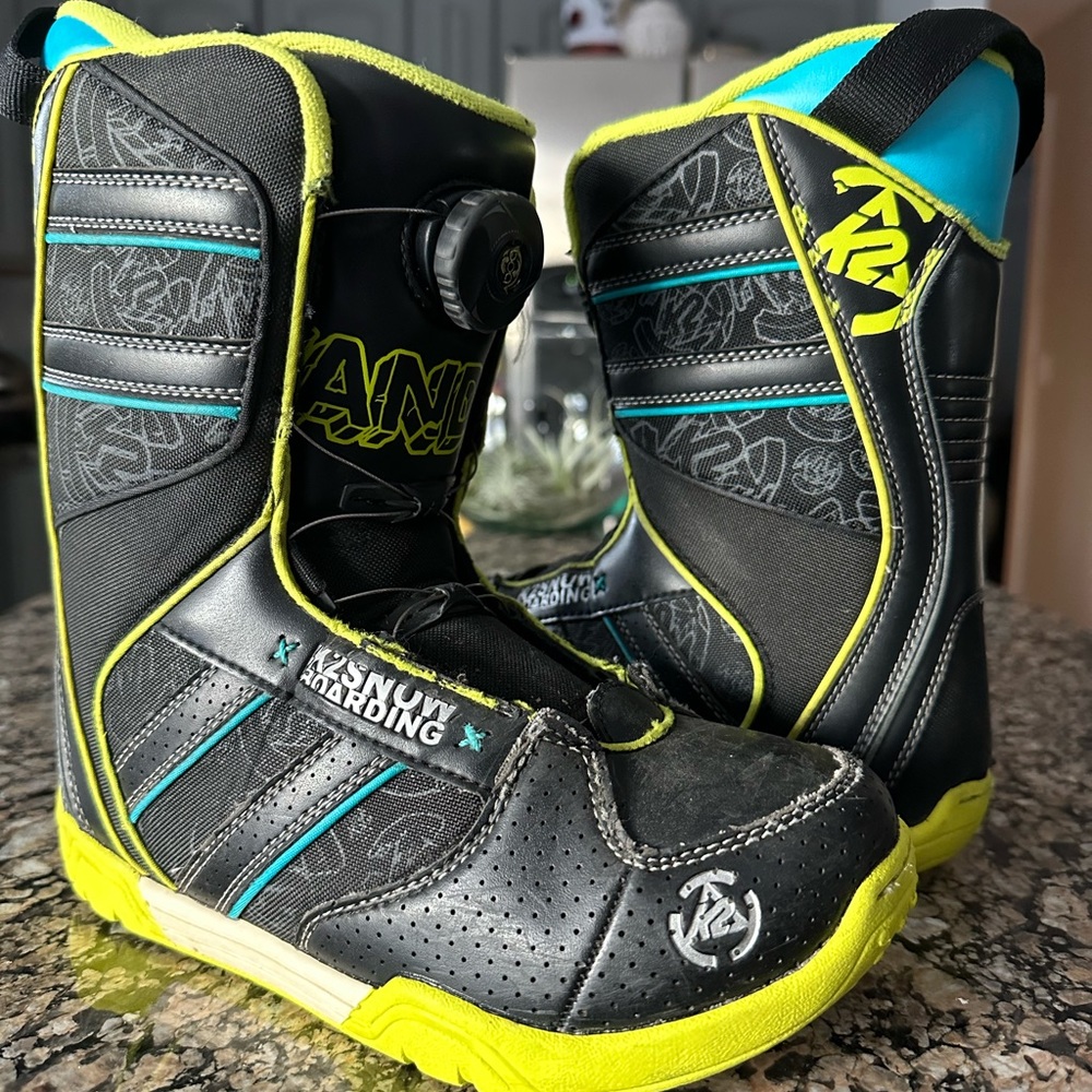 Kids K2 Vandal Snowboarding Boots US Size 4
